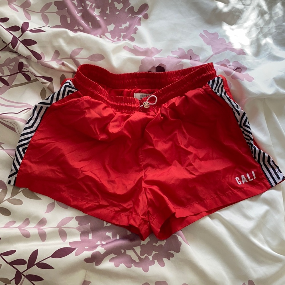 FOREVER 21 WINDBREAKER SHORTS